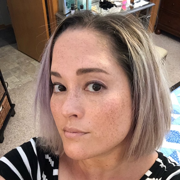 Meet your Posher, Jenna - Picture 2 of 3